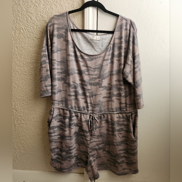 maurices- 24/7 camo romper - Picture 3 of 10